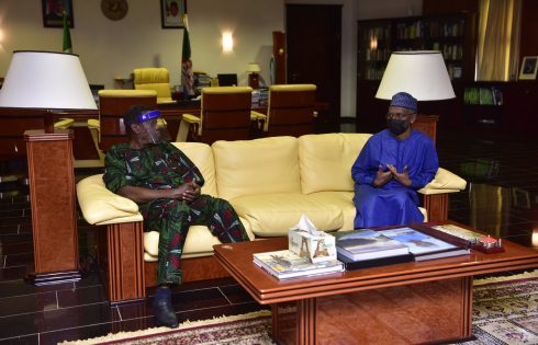 Pastor Adeboye visits Governor El-Rufai days after eight of his church members regained their freedom from kidnappers (photos)
